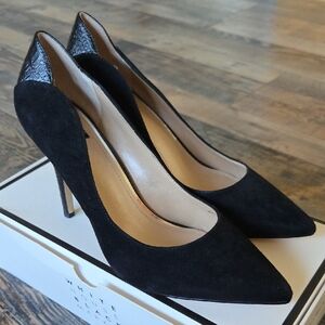 NWT White House Black Market Black Heels with Stiletto Design